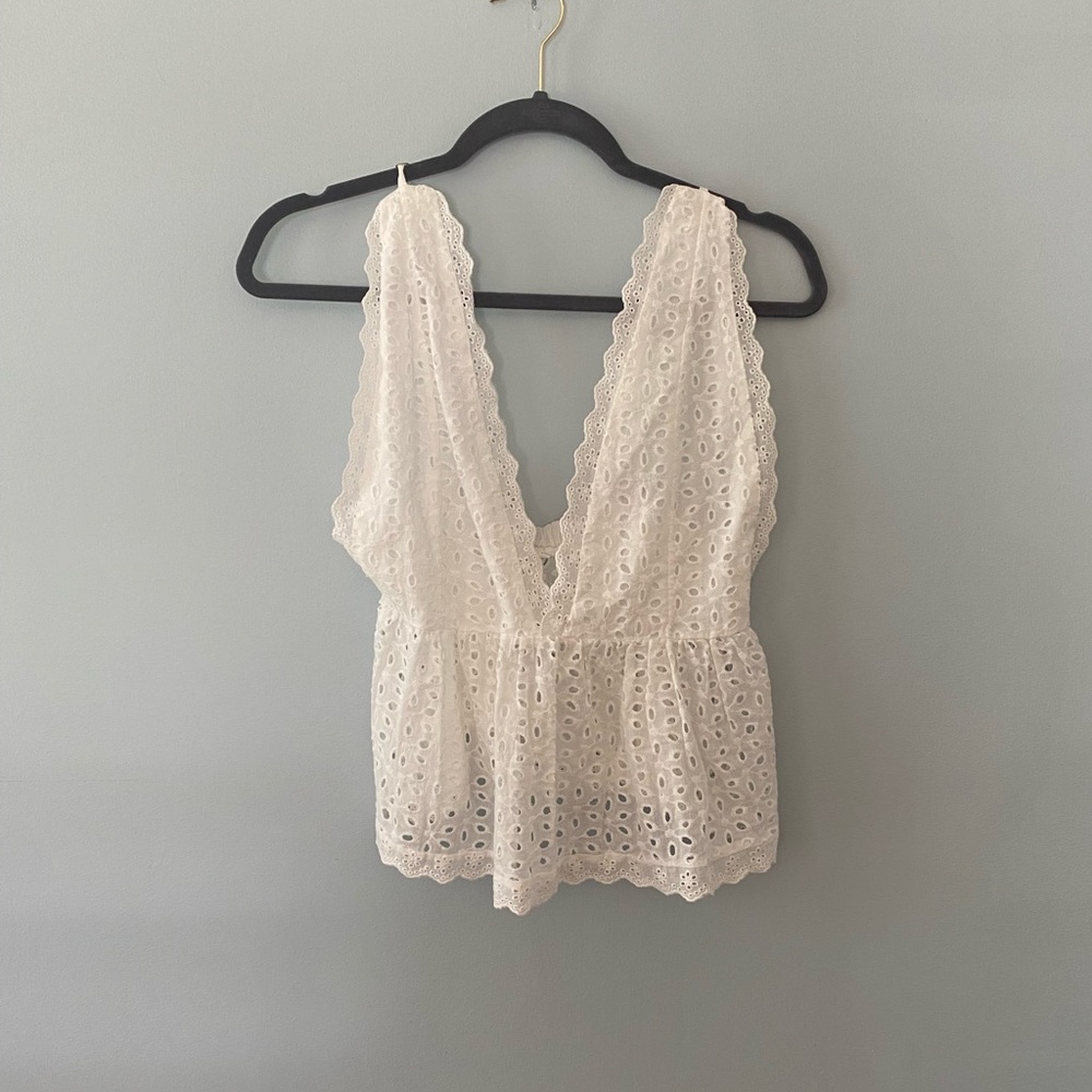 White floral v neck blouse